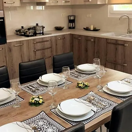 Helen's Luxury Appartamento Candia